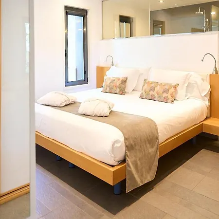 Szálloda Nm By Escampa