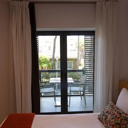 Szálloda Nm By Escampa