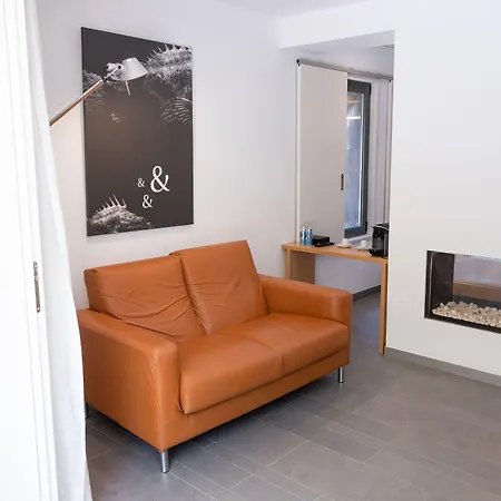 Nm By Escampa פלטחה ד'ארו